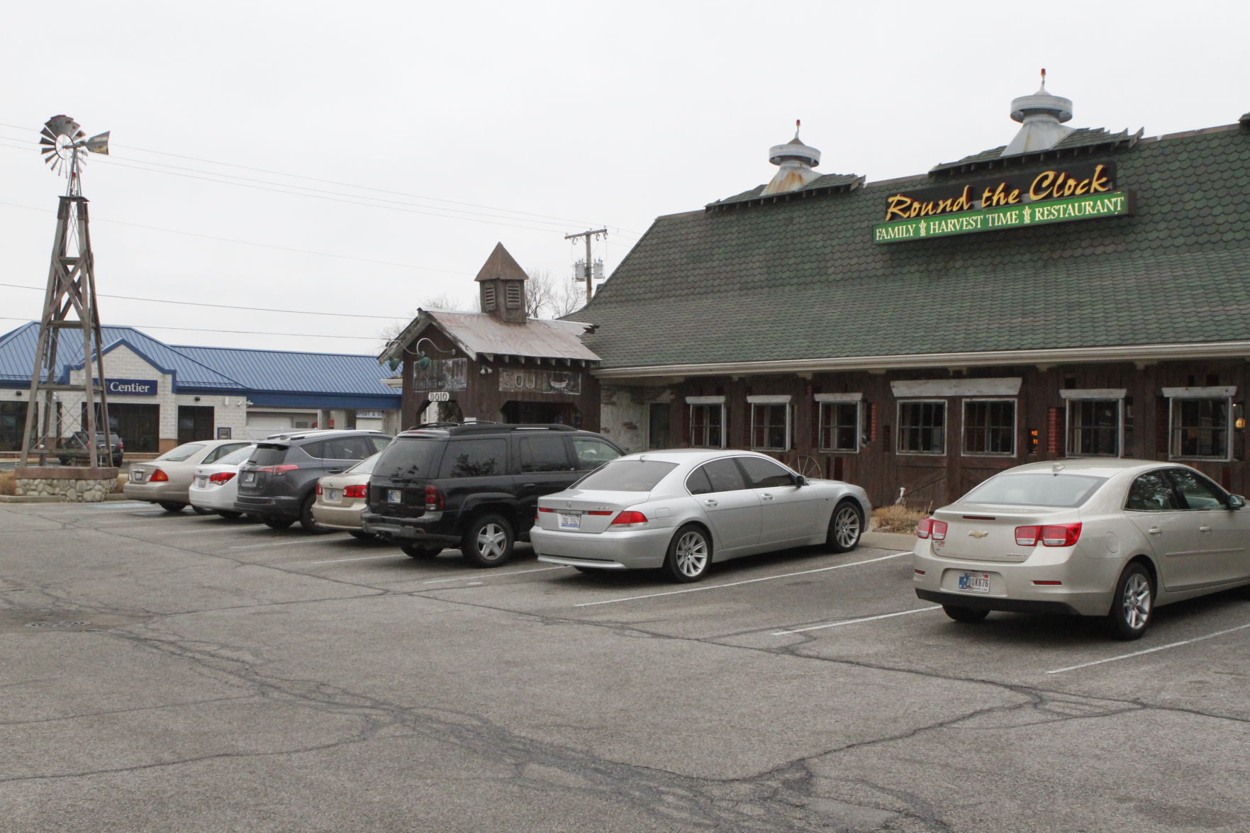 Veterans Day Freebies: Free diner meal